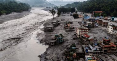 নেপালে ভয়াবহ বন্যায় মৃতের সংখ্যা বেড়ে ৯৬২,নিখোঁজ প্রায় ৪ হাজার