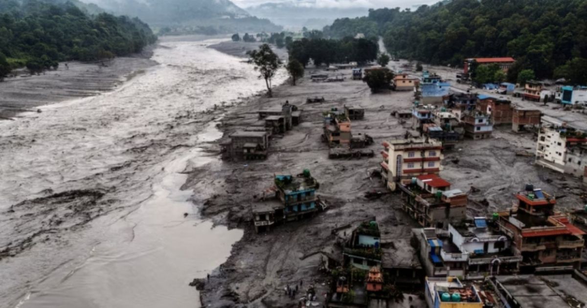 নেপালে ভয়াবহ বন্যায় মৃতের সংখ্যা বেড়ে ৯৬২,নিখোঁজ প্রায় ৪ হাজার