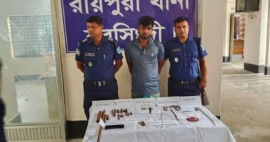নরসিংদীতে অস্ত্র তৈরির সরঞ্জামসহ যুবক গ্রেফতার