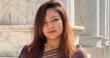 ‘টিপ্পনী কেটে কথা শোনাচ্ছে,তাও আবার ঢাবির ছেলেরাই, শিবিরকে ভালো বলেছি,তাই নতুন করে নাজেহাল করা হচ্ছে’: শিক্ষিকা মোনামি