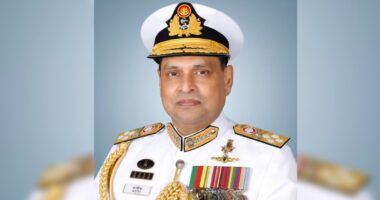 সরকারি সফরে সৌদি আরব গেলেন নৌবাহিনী প্রধান অ্যাডমিরাল খোন্দকার মিসবাহ উল আজীম