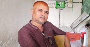 ডোমারে বন্ধ হয়ে যাওয়া প্রকল্পে কাজ দেওয়ার কথা বলে টাকা নেওয়ার অভিযোগ
