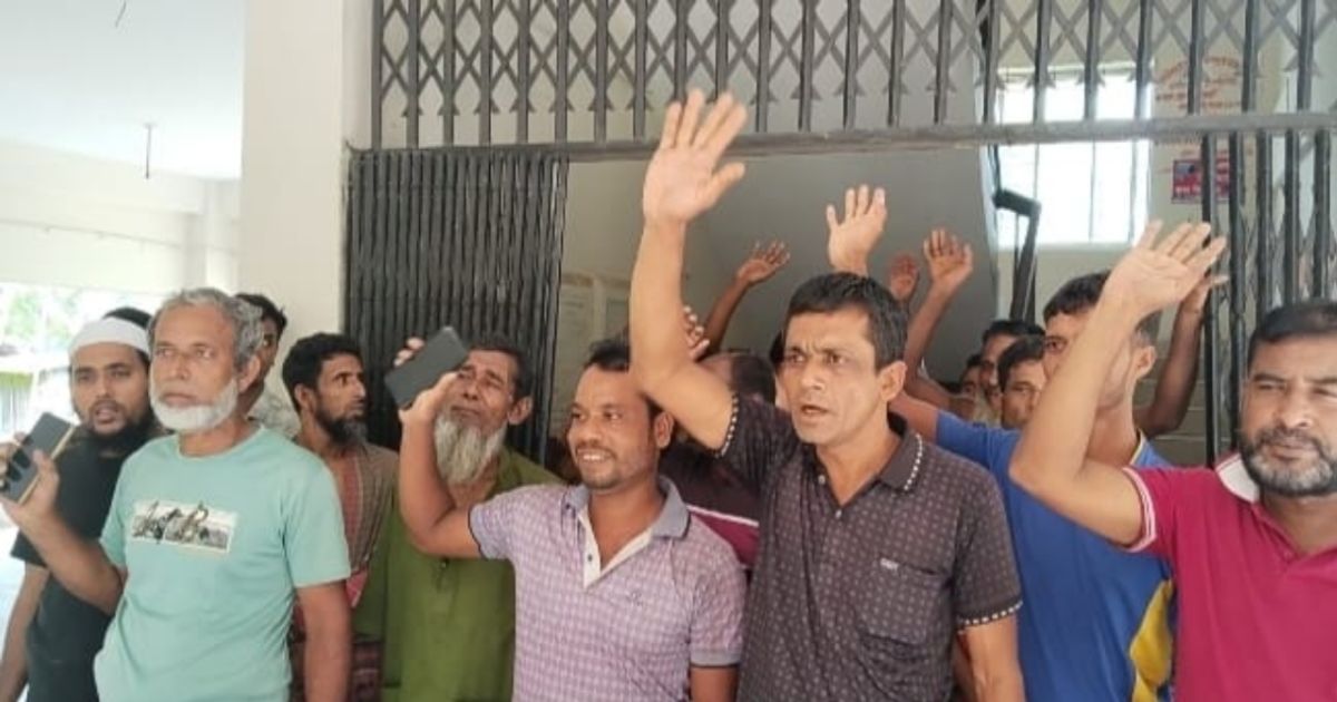 জিয়ানগরে শিক্ষক আসার সংবাদে শিক্ষার্থীদের ক্লাস বর্জন অভিভাবকদের বিক্ষোভ