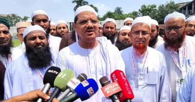 অন্তর্বর্তী সরকারের চেয়েও বর্তমান সরকার দেশকে খারাপ দিকে নিয়ে যাচ্ছে:চরমোনাই পীর