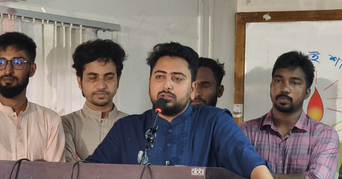 সরকারও মনে হয় ৮০’র দশকে ফিরে যাবে: নাহিদ ইসলাম