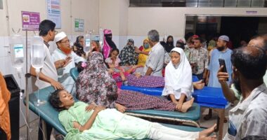 কোচিং চলাকালে আখরোট খেয়ে ৭ ছাত্রী অসুস্থ, শ্বাসকষ্টে হাসপাতালে
