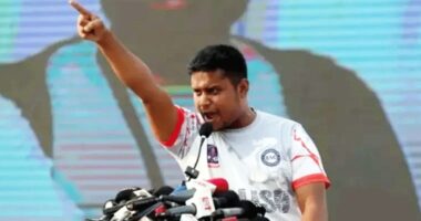 সরকারকে মনে করিয়ে দিতে চাই, তরুণরা জাগ্রত আছে: হাসনাত আবদুল্লাহ
