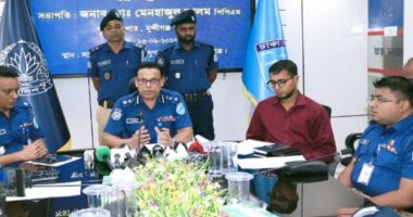কথা-কাটাকাটির পর স্ত্রীকে হত্যার অভিযোগ, স্বামী আটক