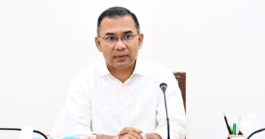 মঙ্গলবার রাত থেকে কল-কারখানায় ‘আগের মতো’ গ্যাস-বিদ্যুৎ সরবরাহের আশ্বাস প্রধানমন্ত্রীর