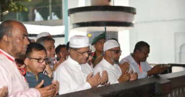 প্রথমবারের মতো হজরত শাহজালাল ও হজরত শাহপরাণ (র.)-এর মাজার জিয়ারত করলেন রাষ্ট্রপতি