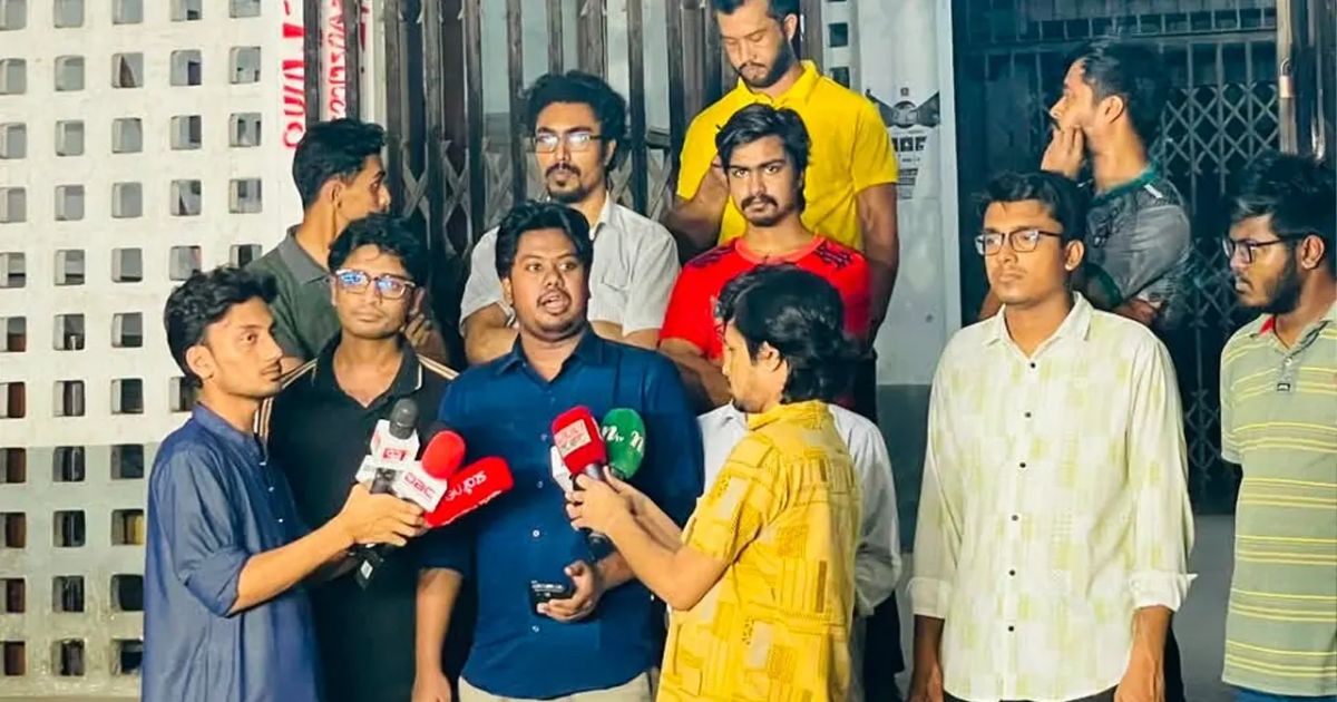 ঢাবিতে ককটেল বিস্ফোরণ: প্রক্টরকে জাতীয় ছাত্রশক্তির তিন দফা দাবি