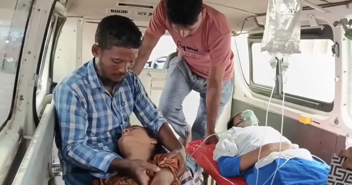 হাতিয়ায় একই বিদ্যালয়ে টানা তৃতীয়বার শিক্ষার্থীরা হঠাৎ অজ্ঞান, দুইজনের অবস্থা আশঙ্কাজনক