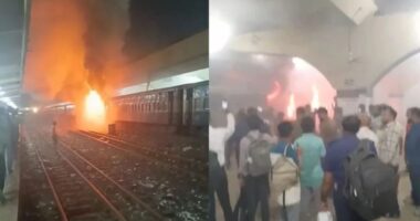 কমলাপুর রেলস্টেশনে দাঁড়িয়ে থাকা ট্রেনে আগুন