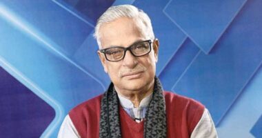অসুস্থ হয়ে সিঙ্গাপুরে চিকিৎসাধীন জয়নুল আবদীন ফারুক