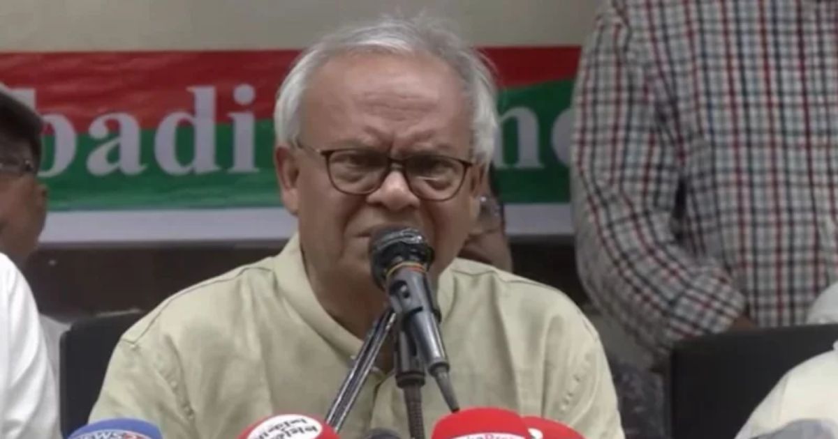 আগুন-ককটেল বিস্ফোরণ কি শুধু পতিত আওয়ামী লীগ করছে,নাকি বর্তমান বিরোধী দলও জড়িত: রিজভী