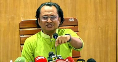 ‘হাসিনার সময়ে জ্বালানির দাম বাড়লে পদত্যাগ চাইতাম, এখন চাওয়া উচিত হবে না,কারণ এটা আমাদের সরকার’: ডা. জাহেদ