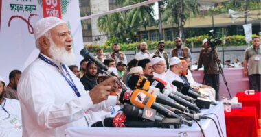 ‘সরকার কথা না শুনলে আন্দোলন চলবে,রাজপথেই ফয়সালা’: শফিকুর রহমান
