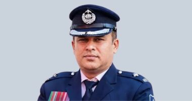 ক্যান্টনমেন্ট থানার সাবেক ওসি রাকিবুল হাসান রাষ্ট্রদ্রোহ মামলায় গ্রেপ্তার
