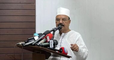 ‘আপা ঘন ঘন আওয়াজ দেন, সাহস থাকলে আসিয়া পড়েন’: শেখ হাসিনাকে গয়েশ্বর চন্দ্র রায়