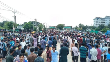 অপ্রতিম হত্যার বিচার দাবিতে ঢাকা-চট্টগ্রাম মহাসড়ক অবরোধ
