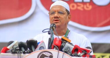 ‘দেশ খেয়েছে খাজুরেরা, নাম পড়েছে হুজুরের’: চরমোনাই পীর