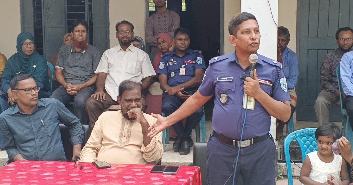 মাদ্রাসায় কিশোর গ্যাংয়ের উৎপাত নিয়ে পুলিশের মতবিনিময় সভা