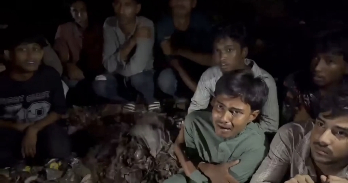 পিকআপে উঠে জয় বাংলা স্লোগান দিয়ে ৯ কিশোর আটক