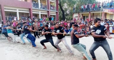 ডোমার জোড়াবাড়ীতে গ্রাম বাংলার ঐতিহ্যবাহী রশি টানাটানি প্রতিযোগিতা