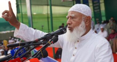 যে সরকার জনগণকে শান্তি দিতে পারে না,তাদের দরকার নাই: জামায়াতের আমির