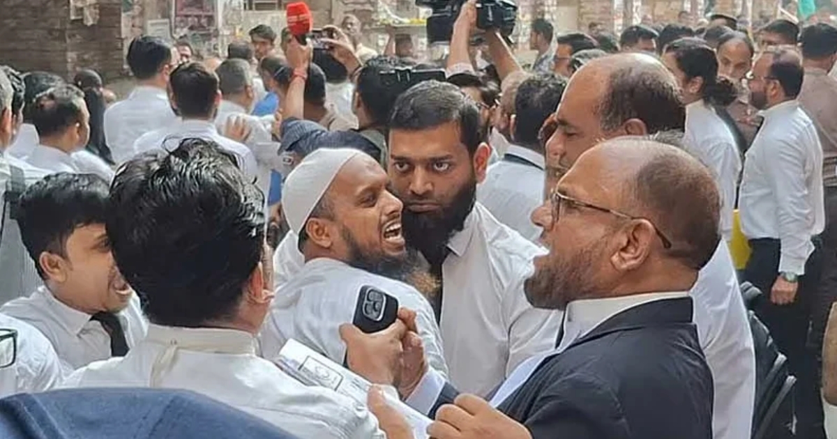 আখতারুজ্জামানের জামিন শুনানিতে এজলাসে হট্টগোল, বাইরে হাতাহাতি