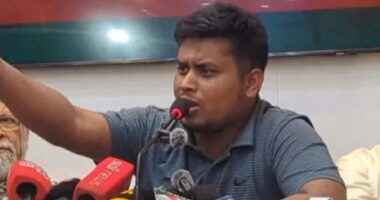 একটি চেয়ার, পদ কিংবা মন্ত্রণালয়ের লোভ দেখিয়ে তাদেরও এখন কিনে নেওয়া হয়েছে: হাসনাত আবদুল্লাহ