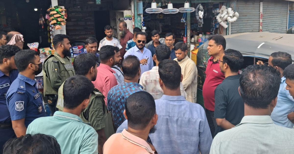 যানজট নিরসনে প্রশাসনের অভিযান