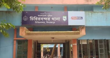 দিনাজপুরের চিরিরবন্দরে মায়ের ঝুলন্ত মরদেহের পাশে দুই শিশুর লাশ উদ্ধার