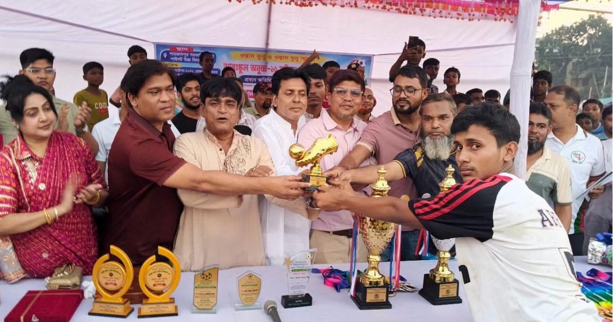 শাহজাদপুরে আন্তঃস্কুল ফুটবল চ্যাম্পিয়নশিপের ফাইনালে ইউনিক মডেল স্কুল বিজয়ী