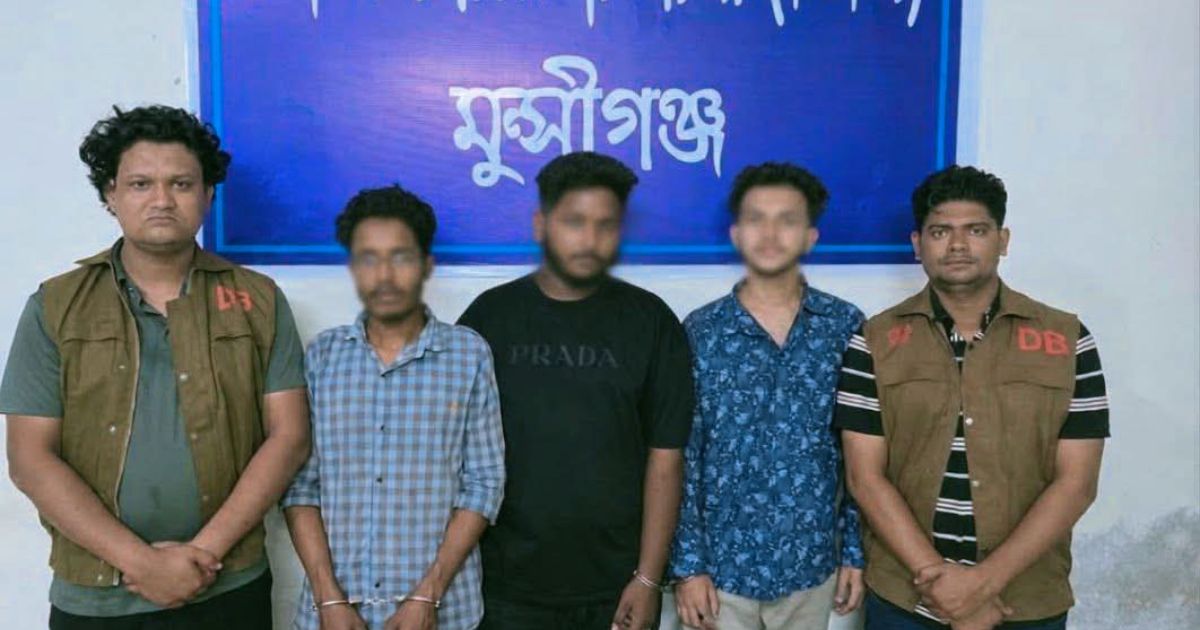 আপত্তিকর ভিডিও ধারণ করে ব্ল্যাকমেইল,গ্রেপ্তার ৩