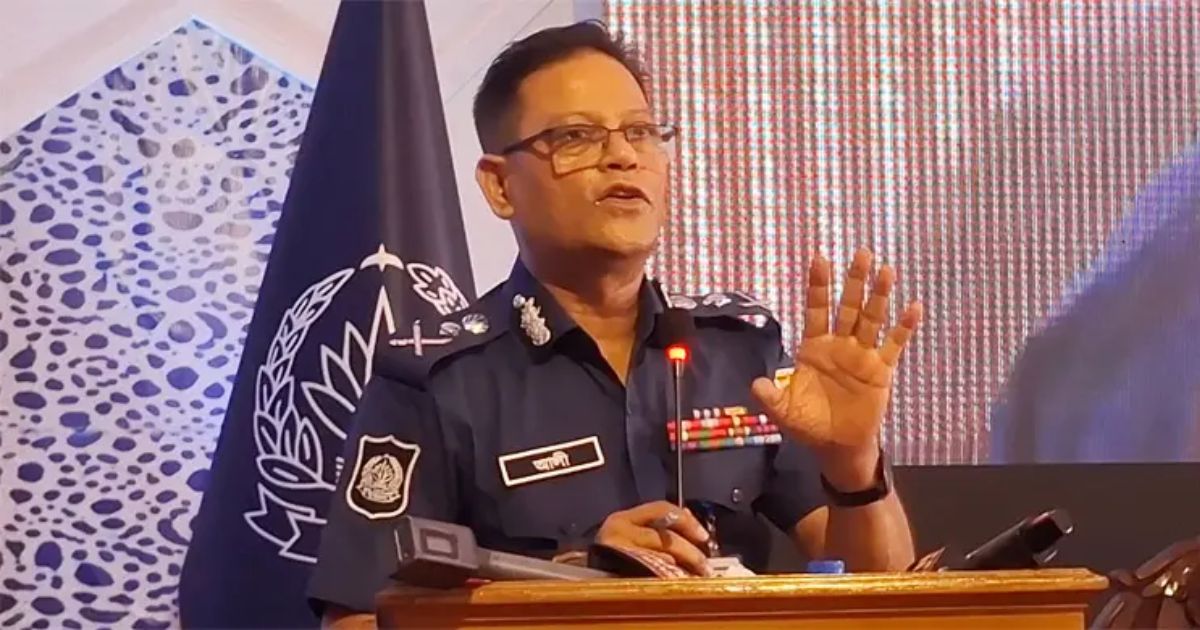 ‘সরকার চাইলে প্রয়োজনে ক্রসফায়ার করতে পিছপা হবে না পুলিশ’: আইজিপি আলী