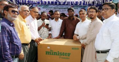 ইবির ৯ আবাসিক হলে ছাত্রদলের ডিপ ফ্রিজ বিতরণ