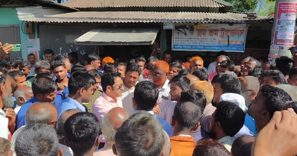 সারের দাবিতে লালমনিরহাটে মহাসড়ক অবরোধ, ডিলারের সিন্ডিকেটের বিরুদ্ধে ক্ষোভ