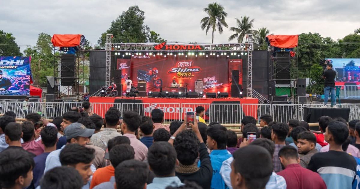 হোন্ডা শাইন উৎসবে ডোমার মাতালেন ব্যান্ডদল আ্যাশেজ