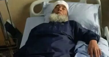 বুকে ব্যথা নিয়ে ঢাকার ইবনে সিনা হাসপাতালে ভর্তি জামায়াতের নায়েবে আমির মজিবুর রহমান