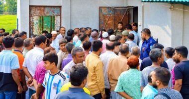 দিনাজপুরে চালকলের গুদাম থেকে ১৯৮ বস্তা টিএসপি সার জব্দ
