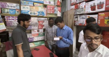 শাহজাদপুরে  গ্যাসের সিলিন্ডারের দাম নিয়ন্ত্রণে ভ্রাম্যমাণ আদালতের অভিযান