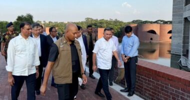 সংসদ প্রাঙ্গণ পরিদর্শন করলেন প্রধানমন্ত্রী,পরিষ্কার-পরিচ্ছন্ন রাখাসহ দিলেন নানা নির্দেশনা