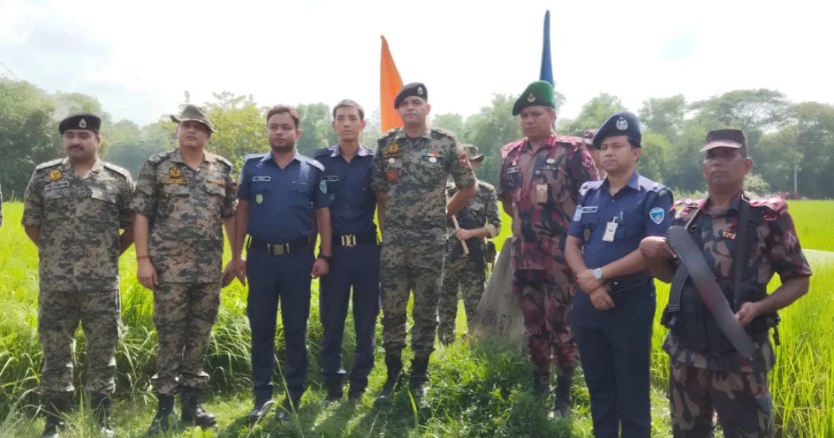 সীমান্তে আটক দুই পুলিশ সদস্যকে ১৫ ঘণ্টা পর ফেরত দিয়েছে বিএসএফ