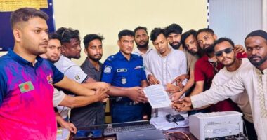 আমির হামজার মাহফিলে রাজনৈতিক বক্তব্য বন্ধে প্রশাসনকে স্মারকলিপি