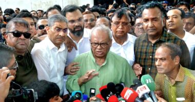 ৫ আগস্টের পর বিএনপি নয়, আওয়ামী লীগকে মাফ করতে চেয়েছিল জামায়াত: রিজভী