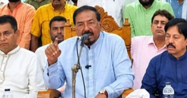 আ.লীগের নেতারা মদ খায়, কর্মীরাও খায়, সব বাটপারের কারখানা: স্পিকার