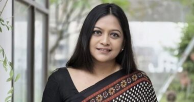 ‘এই চড় একটা প্রতীক,কোটি কোটি মানুষের প্রতিবাদের ভাষা,ধর্মের নামে ভণ্ডামির মুখোশ খুলে দেওয়ার প্রতীক’: তাজনূভা জাবীন