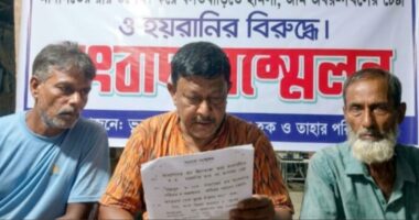 ধামইরহাটে আদালতের রায় অমান্য করে বসতবাড়িতে হামলাকারীর বিরুদ্ধে ভুক্তভুগির সংবাদ সম্মেলন