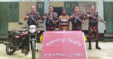 ৫১ বিজিবি’র অভিযানে ডোমারে ইয়াবাসহ মাদক কারবারি গ্রেফতার